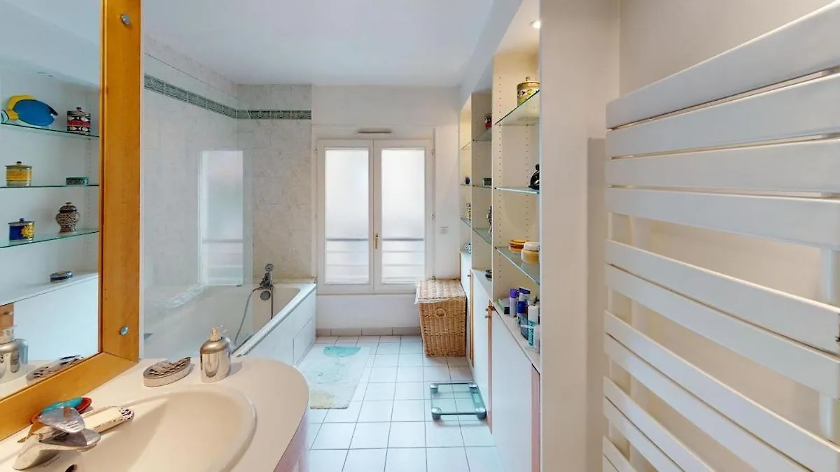 Apartment Marais Two Bedroom Haven Paris France